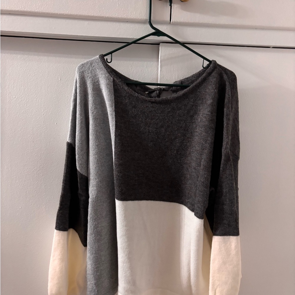 Source Unknown Gray and Cream Off-the-Shoulder Sweater